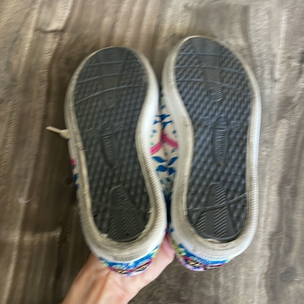 Designer Tennis Shoes - Picture 5 of 9